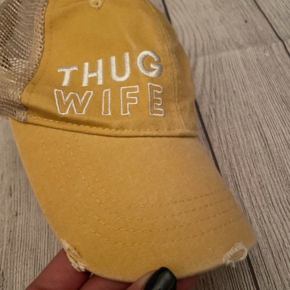 DISTRESSED TRUCKER HAT! “THUG WIFE”! - Picture 2 of 5
